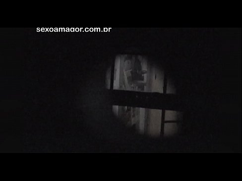 ❤️ Плавушу тајно снима воајер из комшилука скривен иза шупљих цигли ❤❌ Секс видео код нас ☑